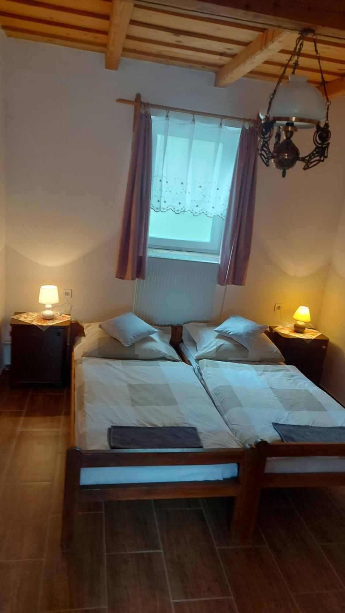 Anna Apartman Apartment Maroslele Exterior photo