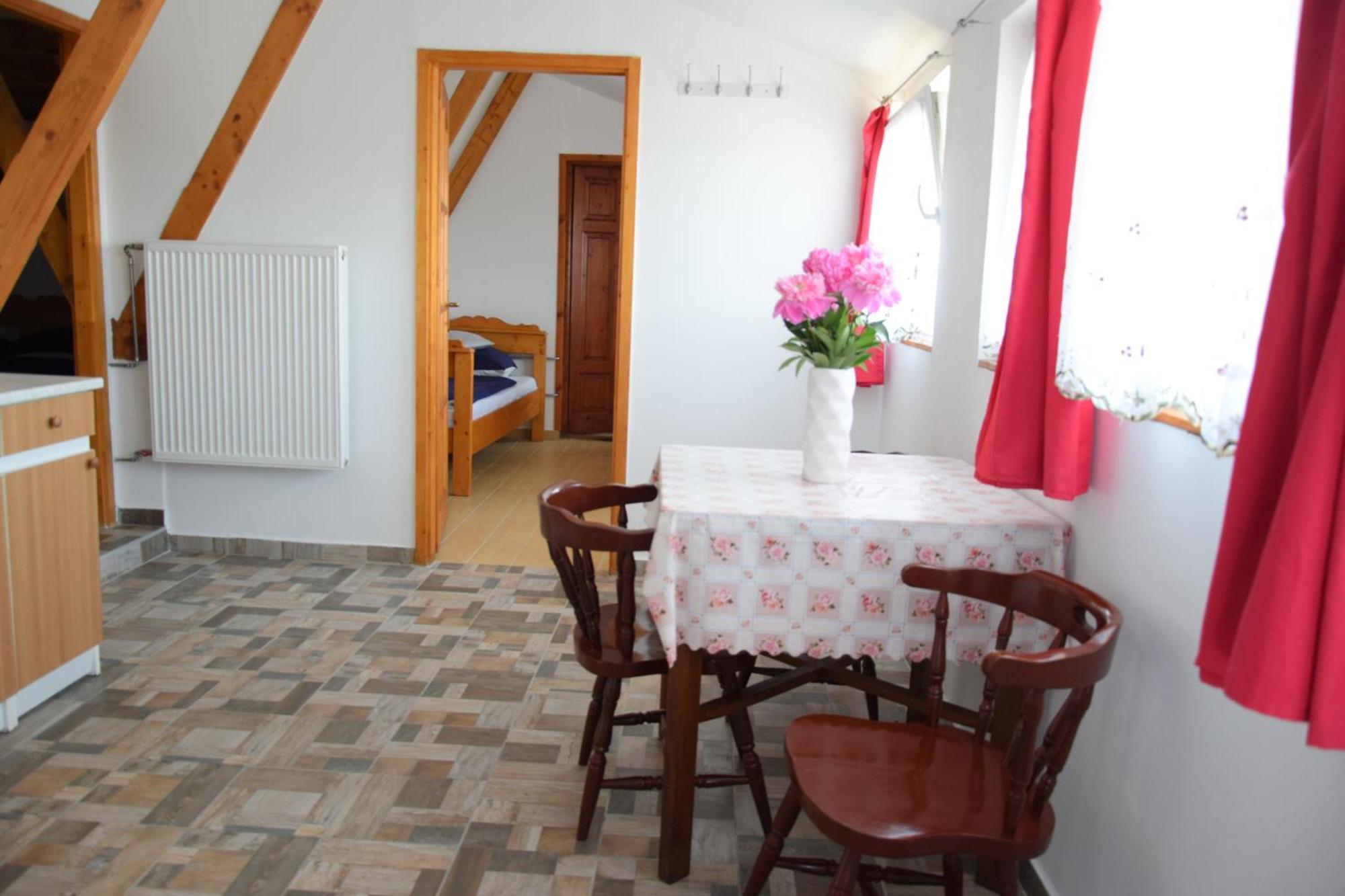 Anna Apartman Apartment Maroslele Exterior photo